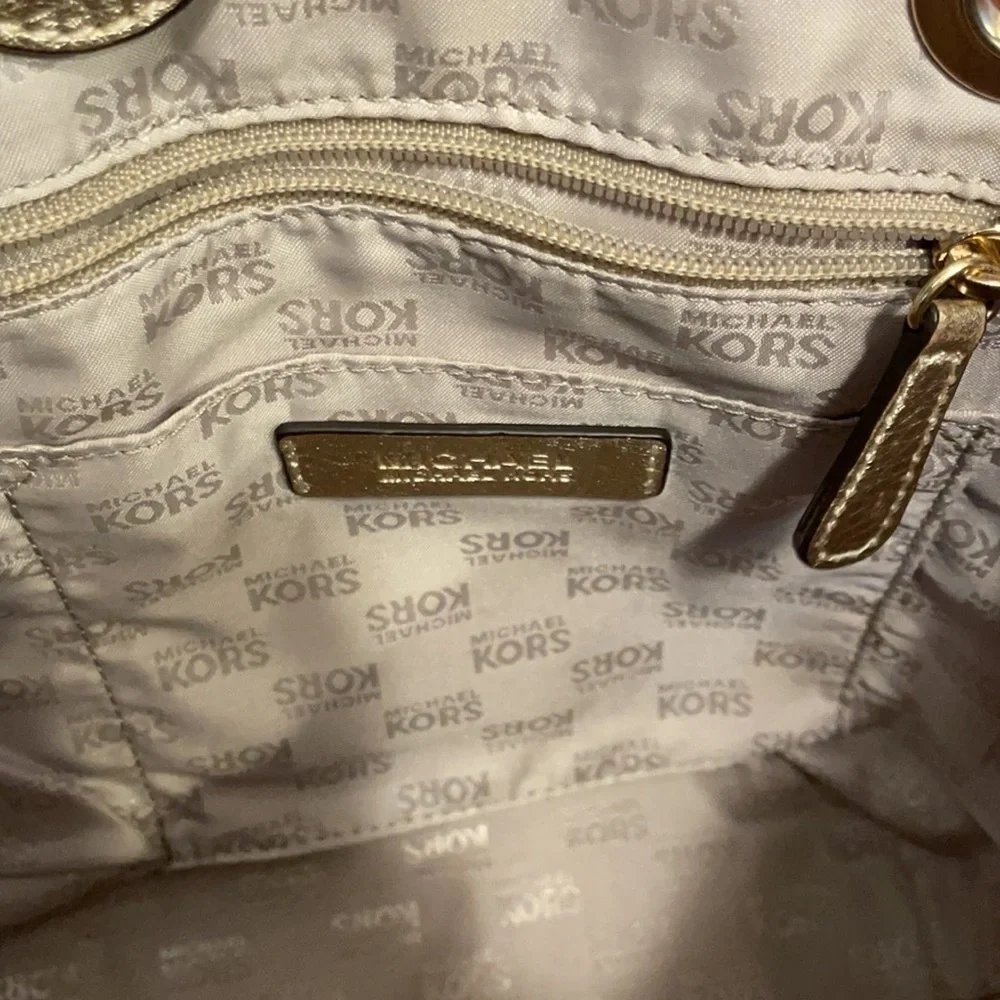MICHAEL KORS BEIGE CAMEL GOLD SIGNATURE HANDBAG MD TOTE - Picture 5 of 16